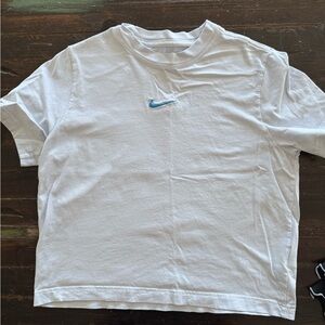 Nike loose fit tee size youth large very light blue
